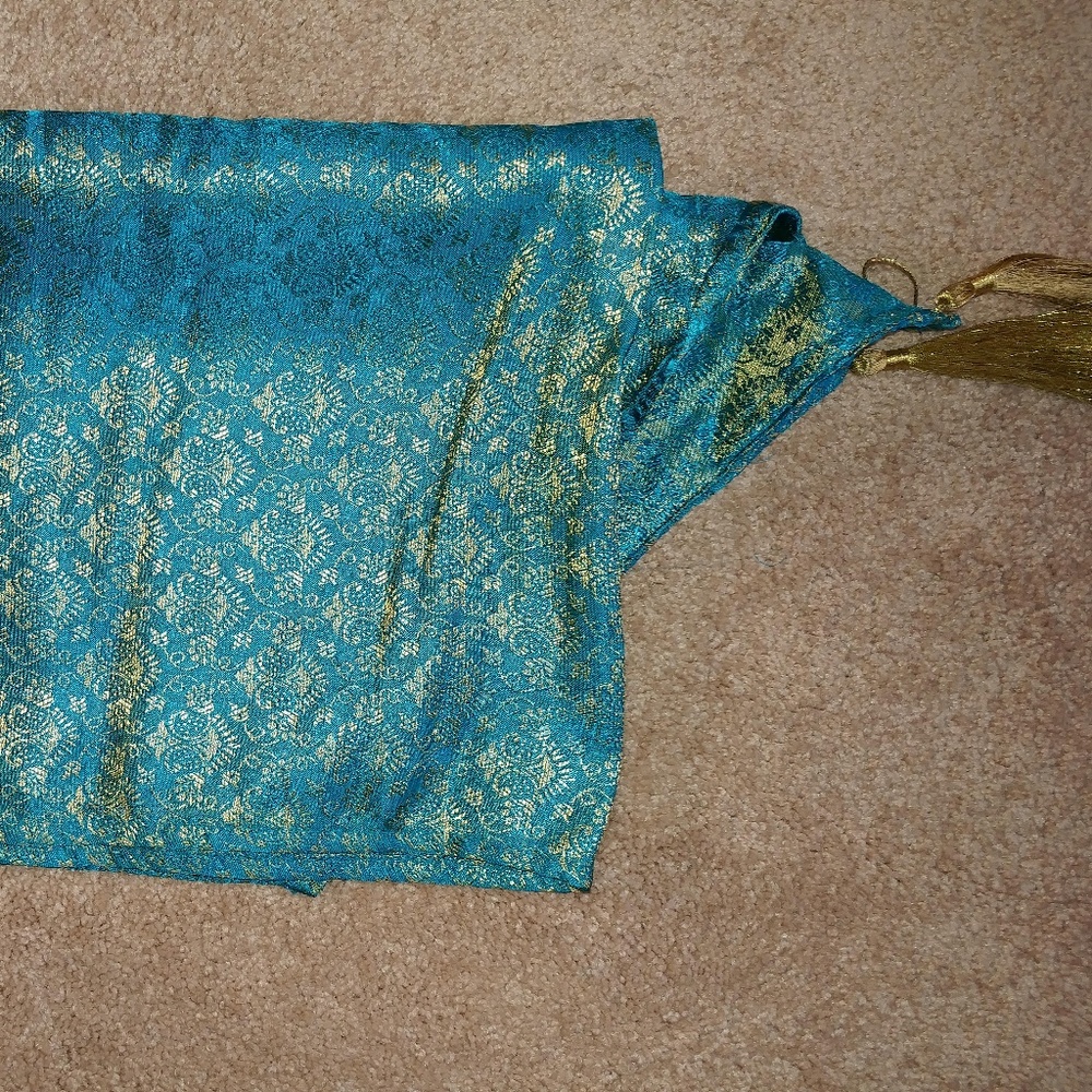 Table Runner - Picture 3 of 3